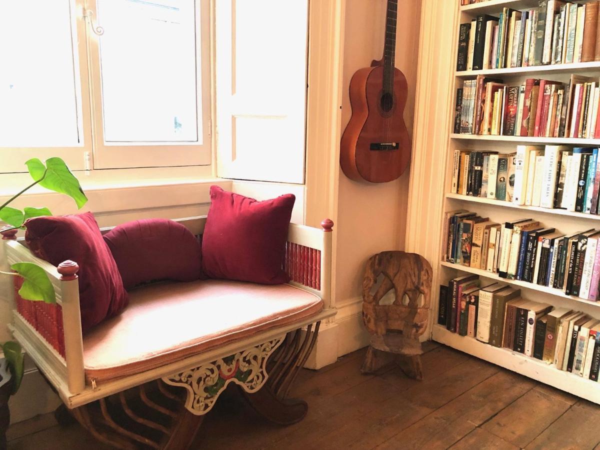 Central Apartment With Parking, Original Art And Antiques Edinburgh Exterior photo