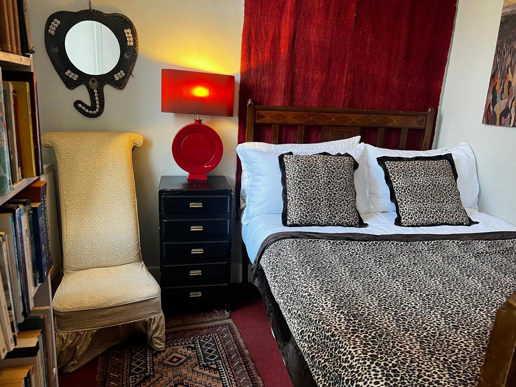 Central Apartment With Parking, Original Art And Antiques Edinburgh Exterior photo