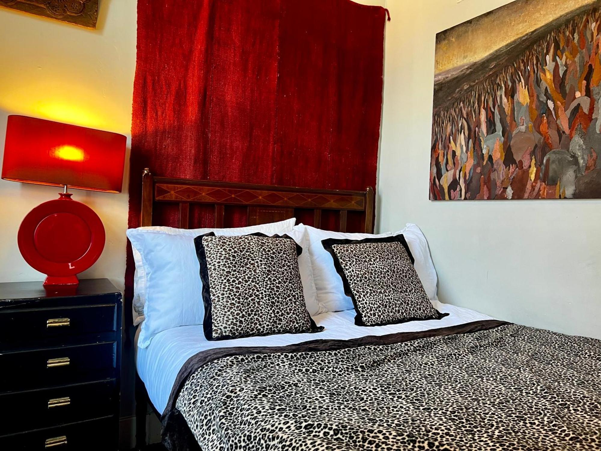 Central Apartment With Parking, Original Art And Antiques Edinburgh Exterior photo